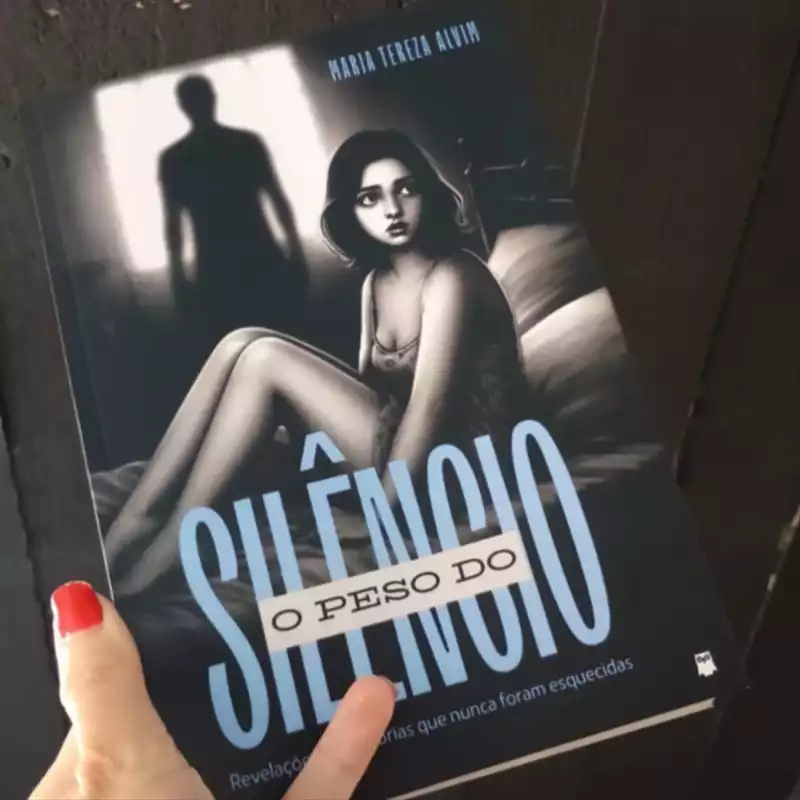 Livro " O peso do silêncio"